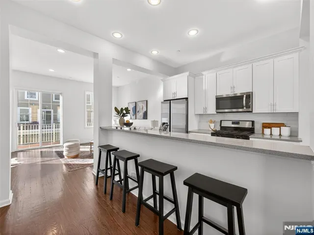 $900,000 | 25 Roosevelt Drive, Wood-Ridge, NJ 07075