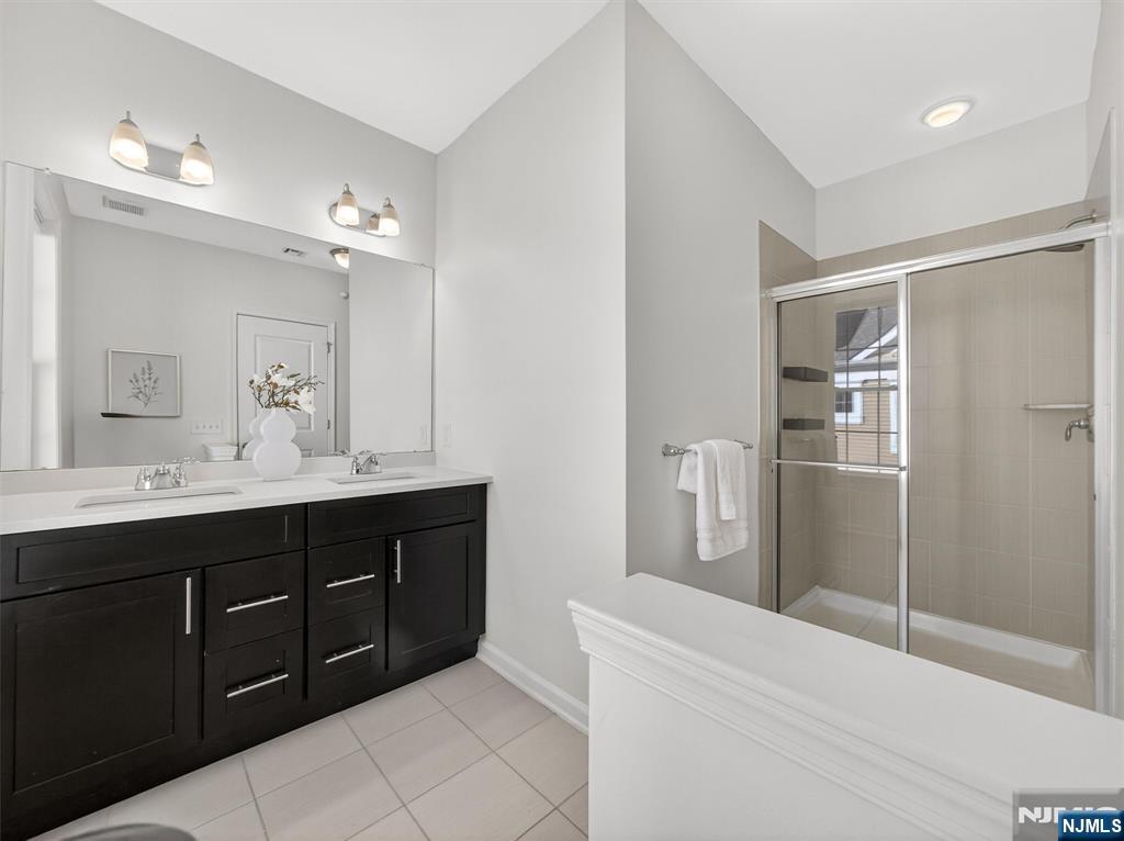 25 Roosevelt Drive Wood-Ridge, NJ 07075 - Photo 9 of 50