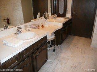 5219 Watergate Road West Bloomfield, MI 48323 - Photo 14 of 25 Master Bath