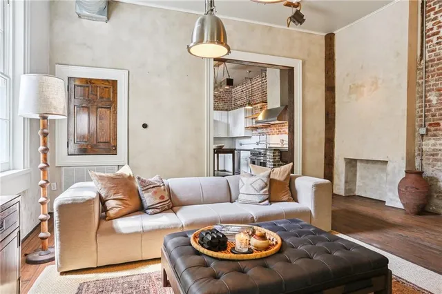 $1,399,500 | 924 Melpomene Street, New Orleans, LA 70130