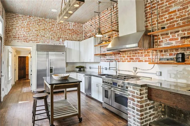 $1,399,500 | 924 Melpomene Street, New Orleans, LA 70130