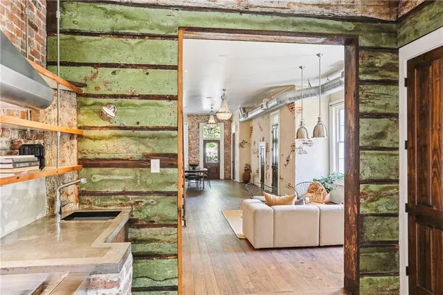 $1,399,500 | 924 Melpomene Street, New Orleans, LA 70130