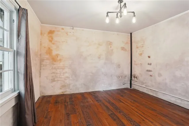 $1,399,500 | 924 Melpomene Street, New Orleans, LA 70130