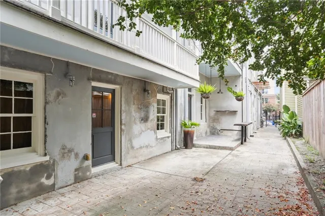 $1,399,500 | 924 Melpomene Street, New Orleans, LA 70130