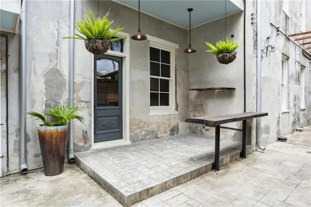 $1,399,500 | 924 Melpomene Street, New Orleans, LA 70130