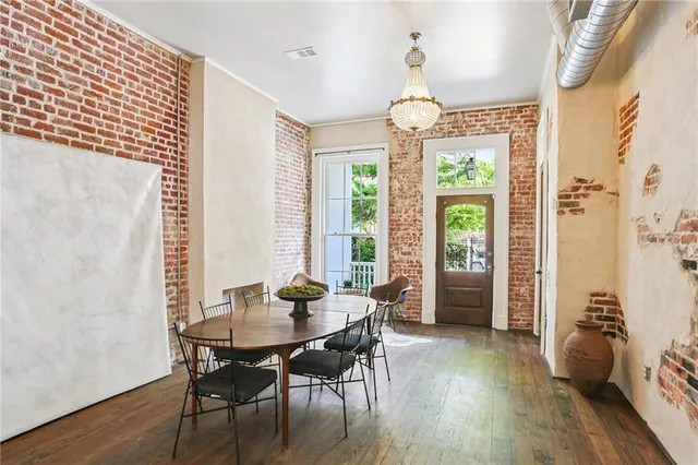 $1,399,500 | 924 Melpomene Street, New Orleans, LA 70130