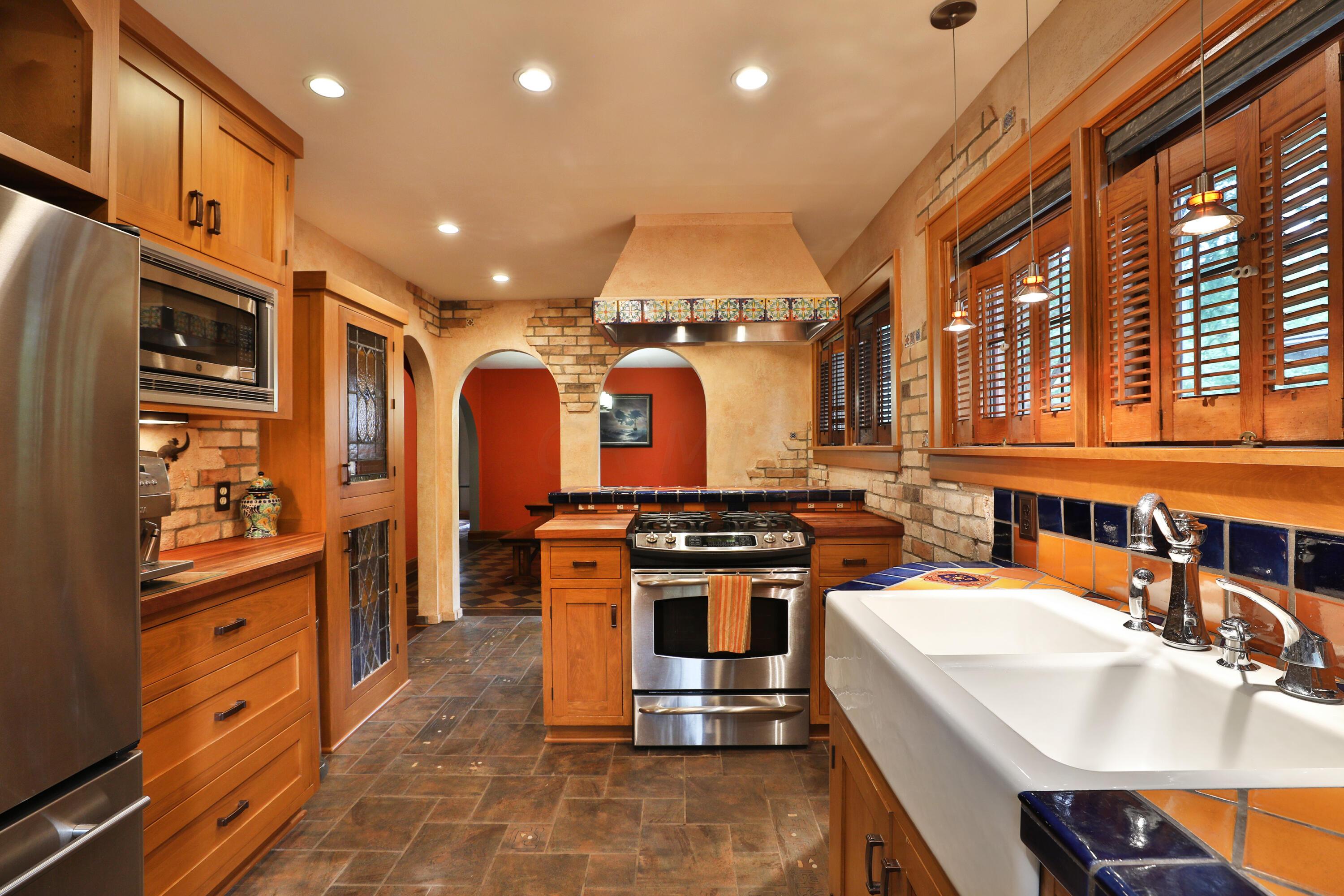 3063 Midgard Road Columbus, OH 43202 - Photo 27 of 83 Eat-in Kitchen