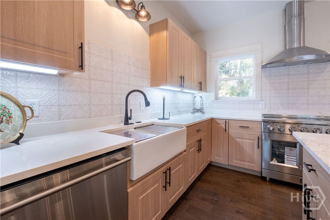 91 Sir Edward Teach Road Midway, GA 31320 - Photo 4 of 55 Kitchen