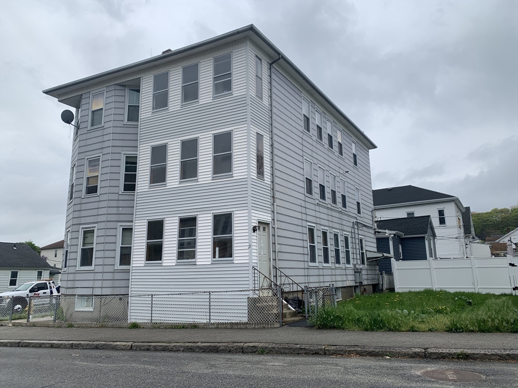 27 Granby Road, Unit 2 Worcester, MA 01604 - Photo 2 of 16