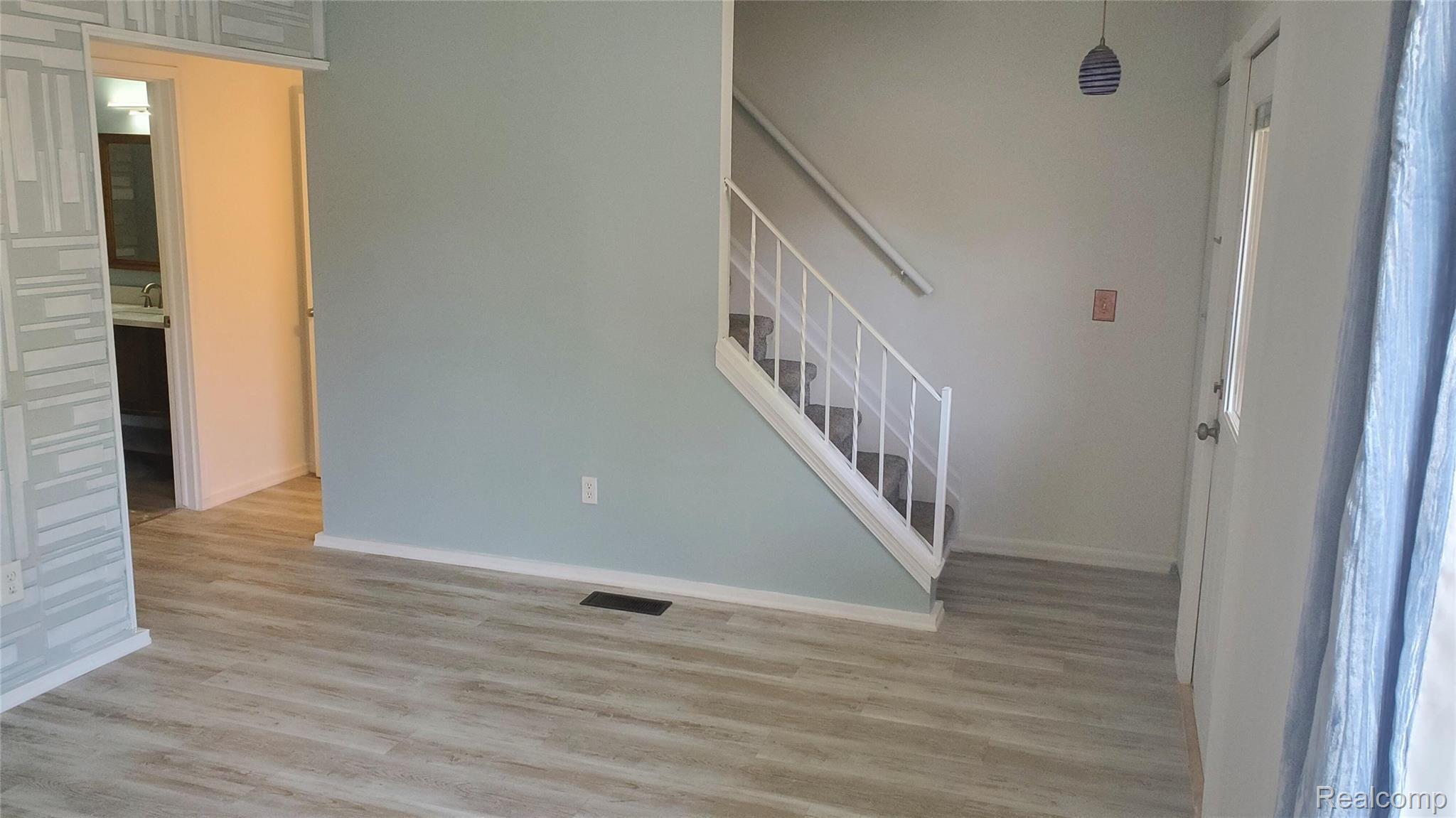 616 Rickett Road Brighton, MI 48116 - Photo 10 of 22 010_beyc6a540e8cc304e.jpg