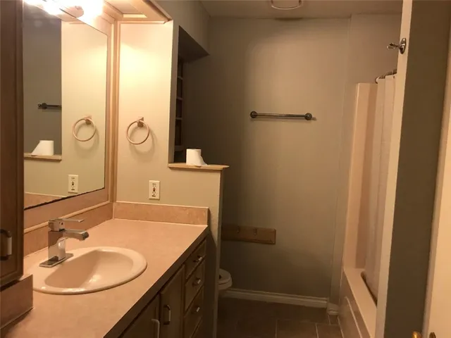 $1,500 | 837 Rosedale Drive, Corpus Christi, TX 78411