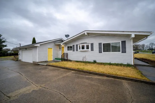 $264,900 | 2450 South Mary's Lane, Rensselaer, IN 47978