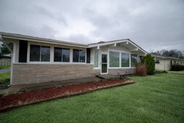 $264,900 | 2450 South Mary's Lane, Rensselaer, IN 47978