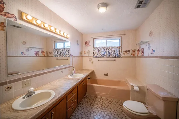 $264,900 | 2450 South Mary's Lane, Rensselaer, IN 47978