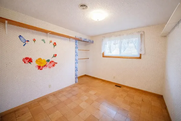 $264,900 | 2450 South Mary's Lane, Rensselaer, IN 47978