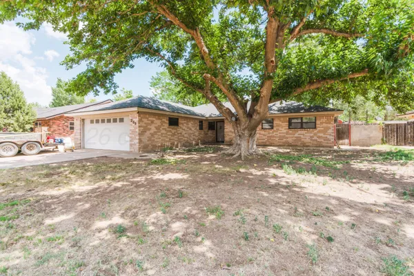 $230,000 | 209 Mills Avenue, Dumas, TX 79029