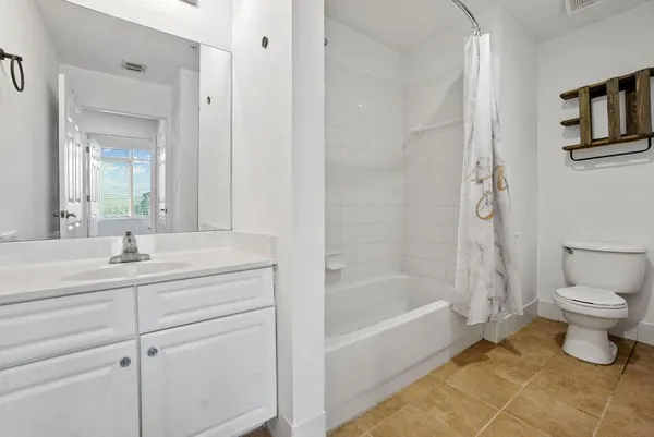 $2,500 | 1200 Town Center Drive, Unit 401, Jupiter, FL 33458