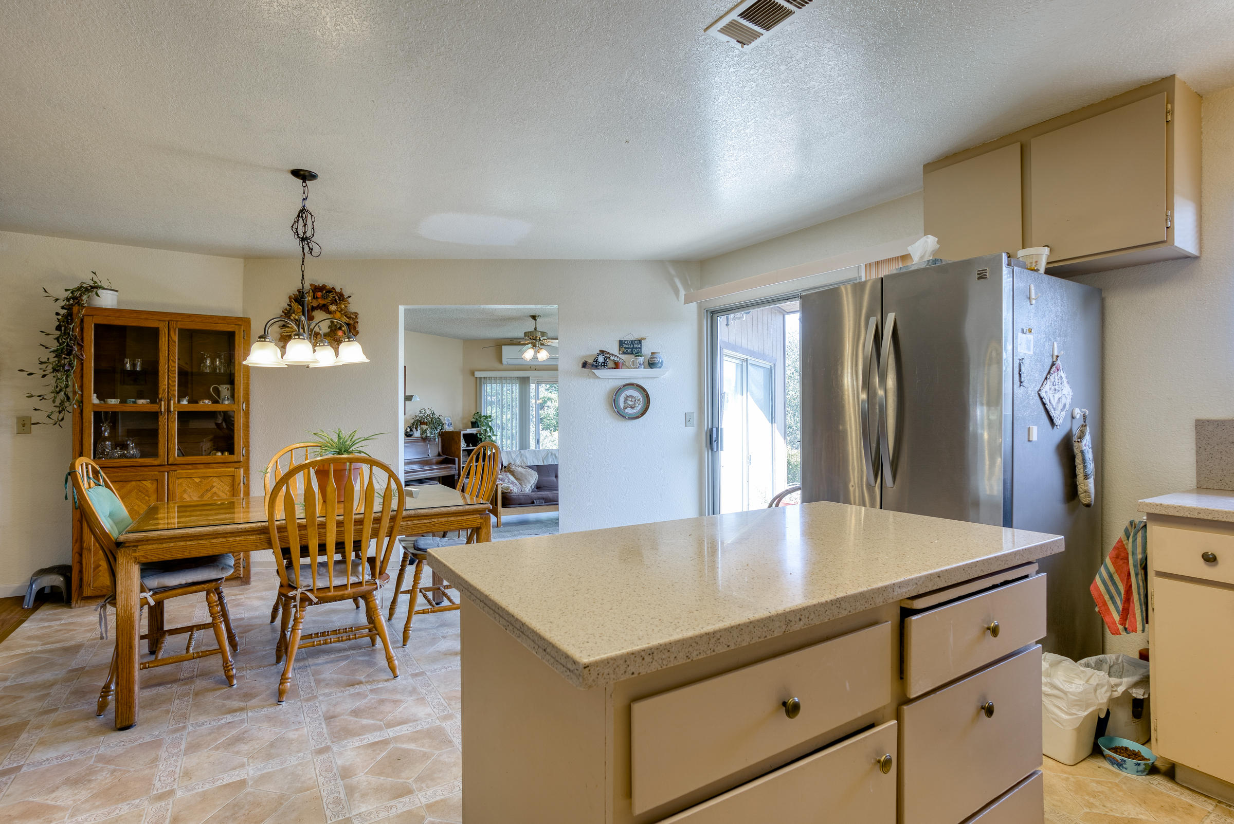 9057 Stillwater Road Redding, CA 96002 - Photo 13 of 34 Dining and Kitchen