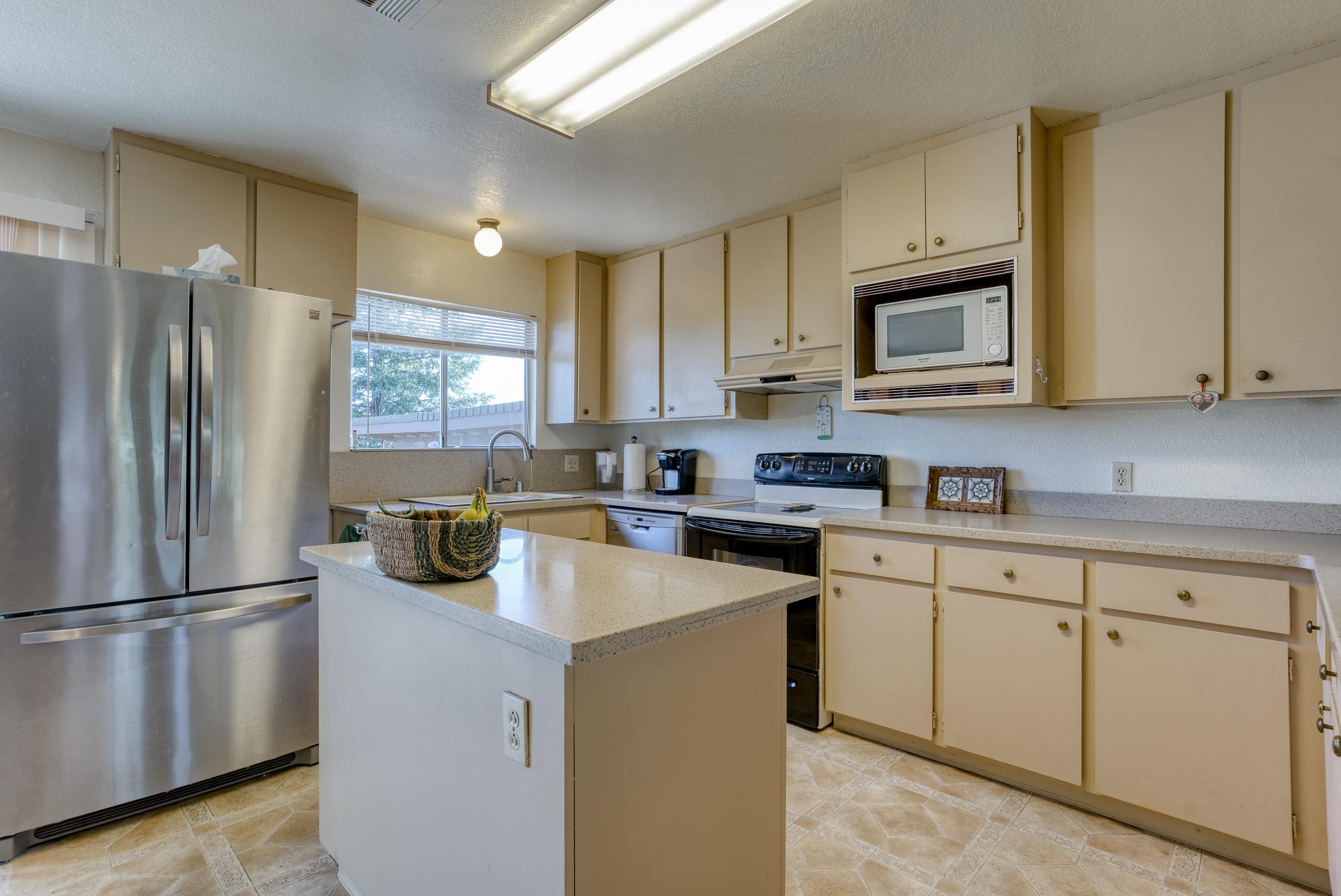 9057 Stillwater Road Redding, CA 96002 - Photo 14 of 34 Kitchen