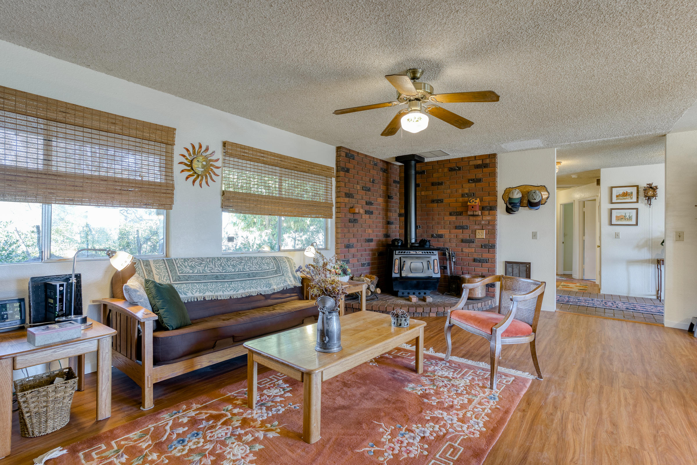 9057 Stillwater Road Redding, CA 96002 - Photo 16 of 34 large living room