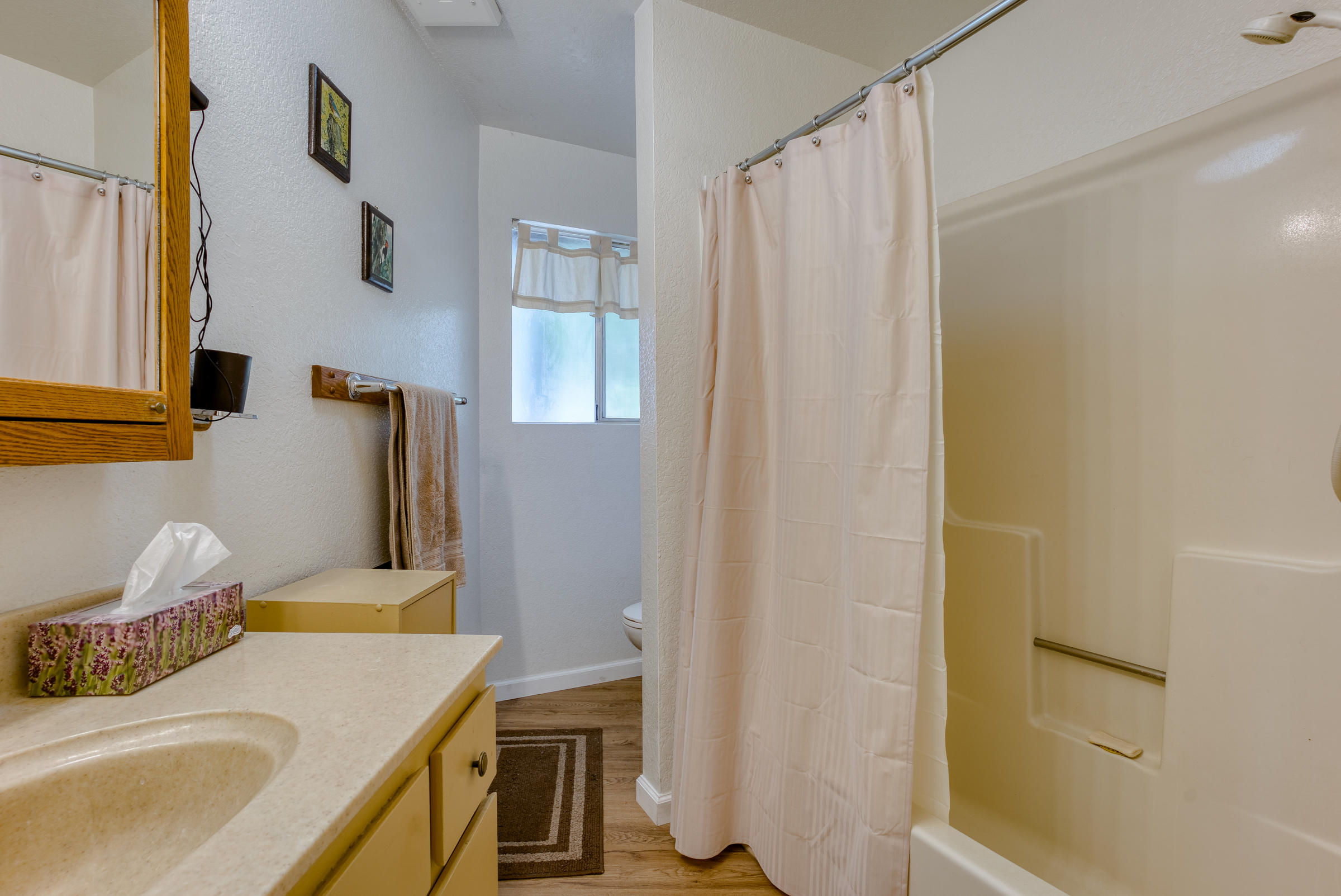 9057 Stillwater Road Redding, CA 96002 - Photo 19 of 34 Guest Bathroom