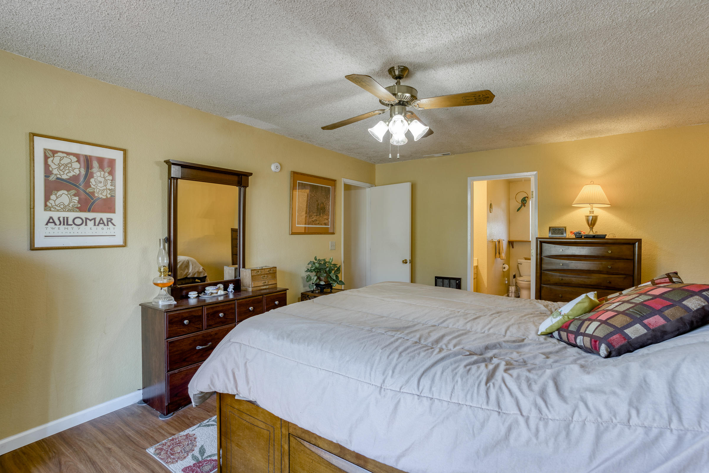 9057 Stillwater Road Redding, CA 96002 - Photo 23 of 34 Master BR