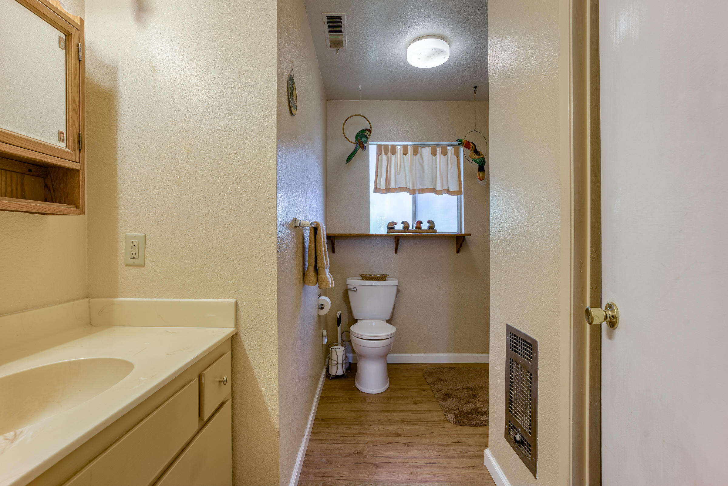 9057 Stillwater Road Redding, CA 96002 - Photo 24 of 34 Master Bath