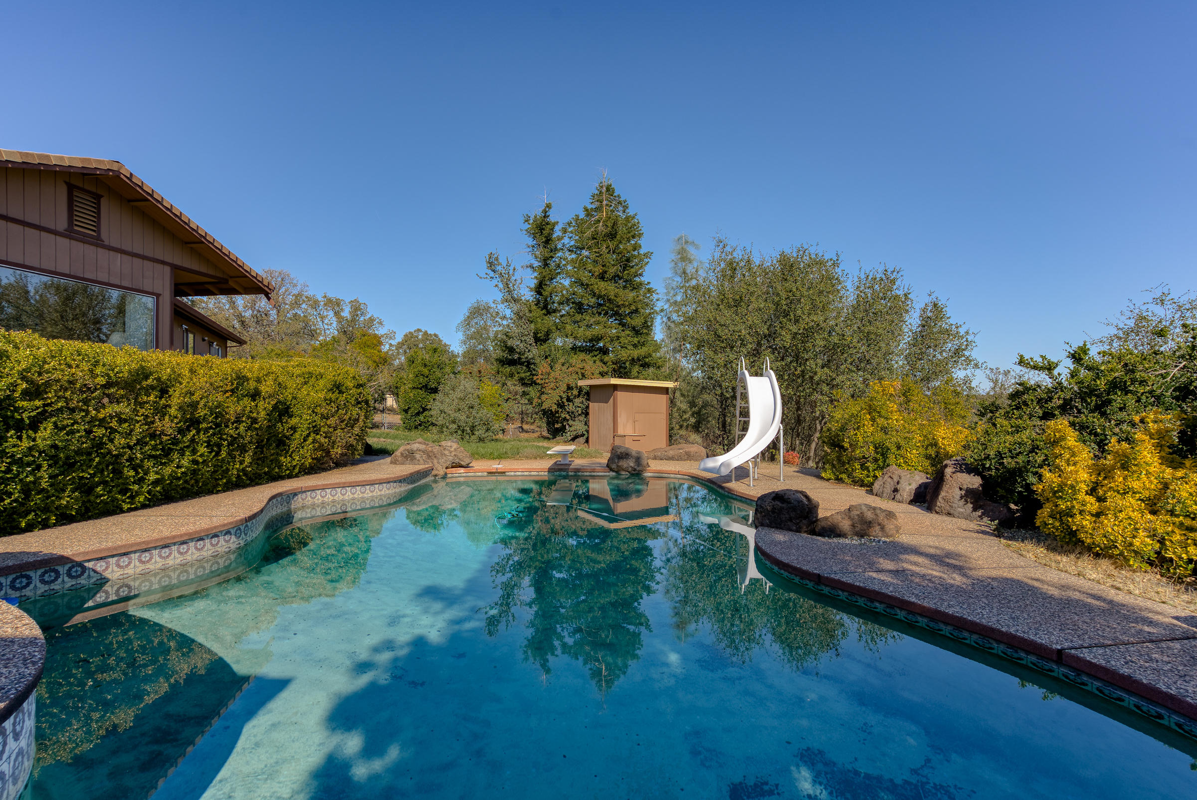 9057 Stillwater Road Redding, CA 96002 - Photo 26 of 34 Pool
