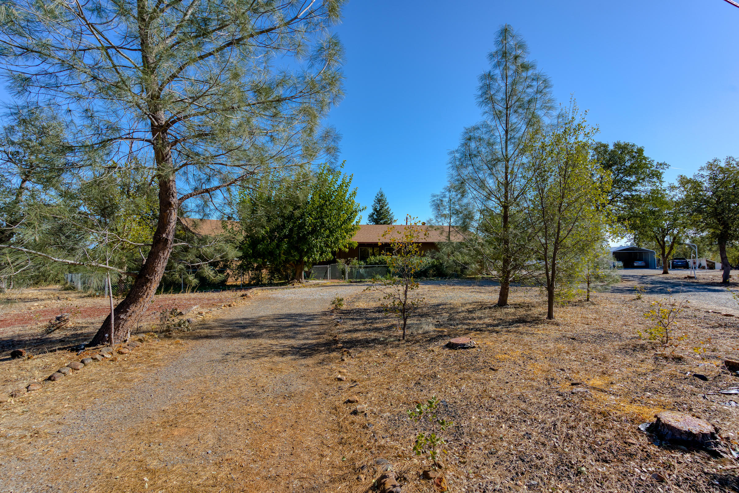 9057 Stillwater Road Redding, CA 96002 - Photo 4 of 34 private setting