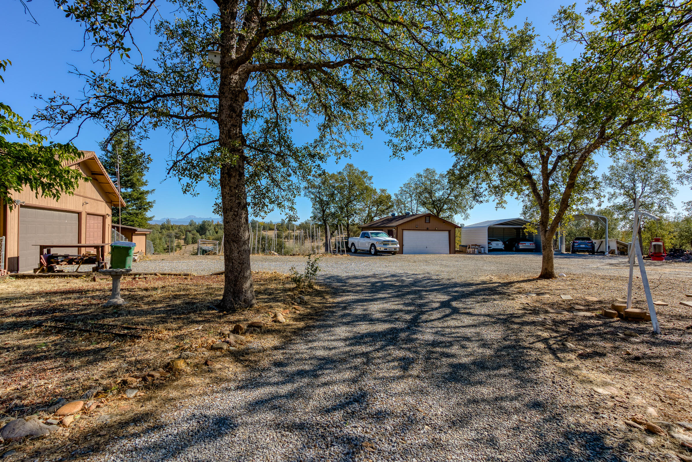 9057 Stillwater Road Redding, CA 96002 - Photo 7 of 34 2-car detached