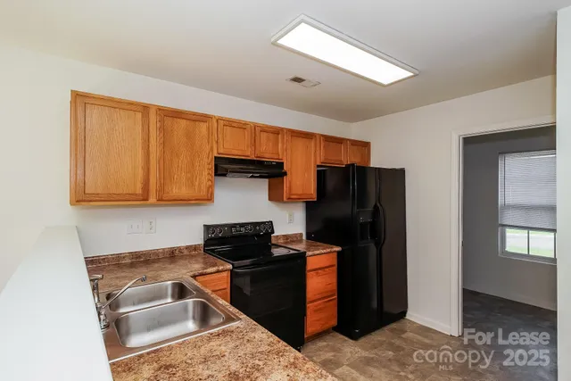 $1,750 | 734 Aberdeen Glen Place, Charlotte, NC 28214