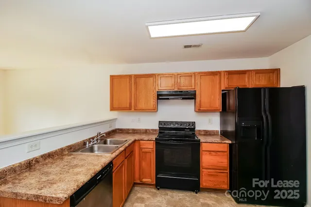 $1,750 | 734 Aberdeen Glen Place, Charlotte, NC 28214