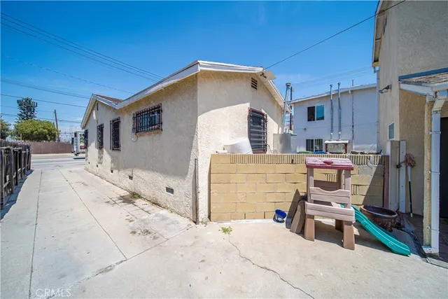 a view of a house with a patio