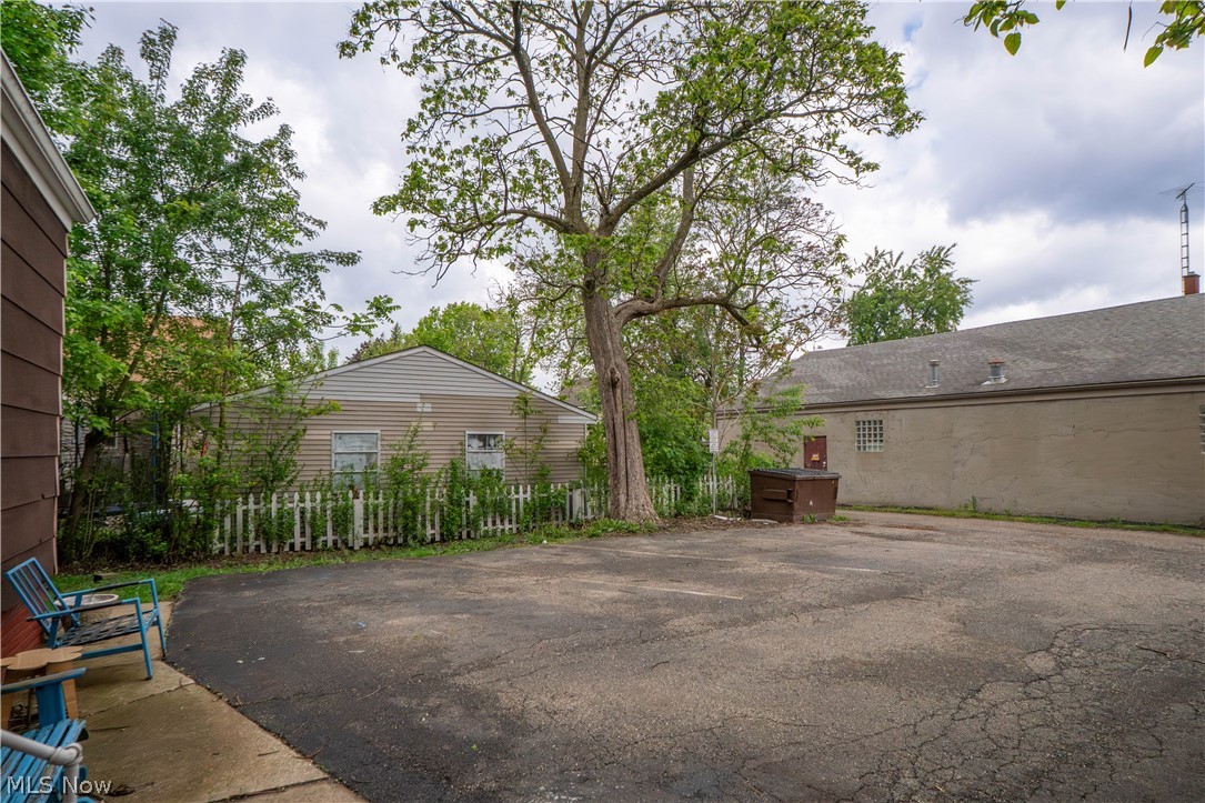 2221 6th Street Southwest Canton, OH 44706 - Photo 5 of 27 Parking Area