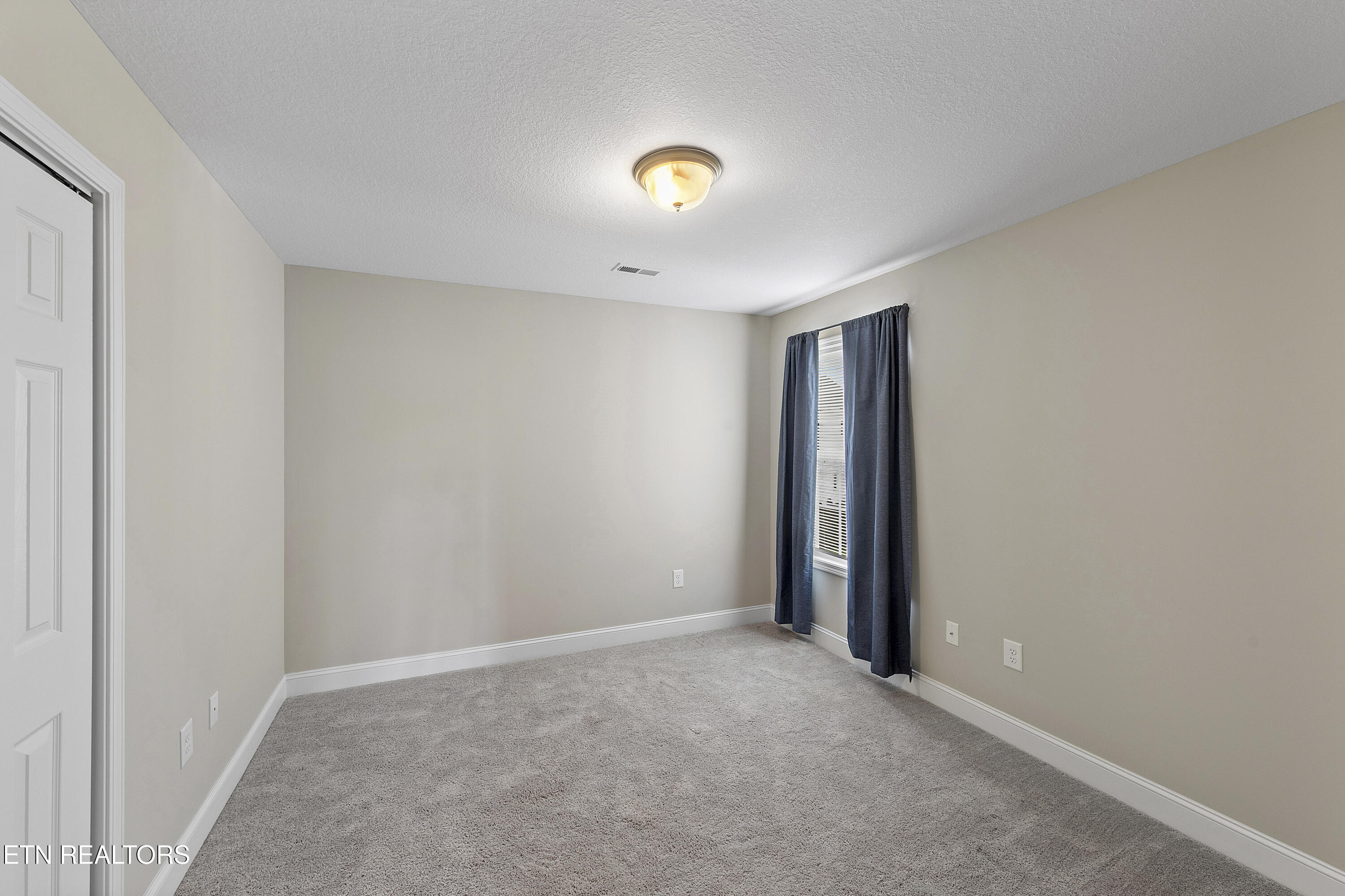 1234 Solstice Drive Powell, TN 37849 - Photo 27 of 32 L40A4313