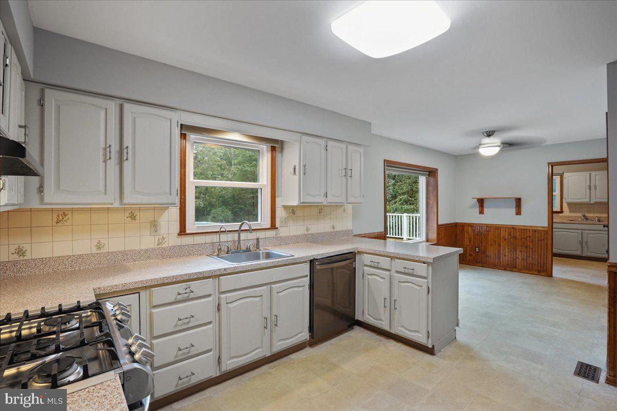 34 Foxchase Road Tabernacle, NJ 08088 - Photo 11 of 46 Kitchen