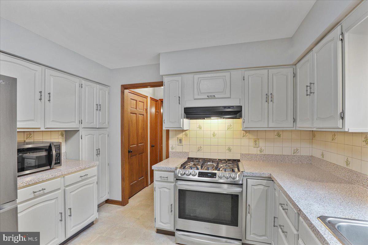 34 Foxchase Road Tabernacle, NJ 08088 - Photo 12 of 46 Kitchen