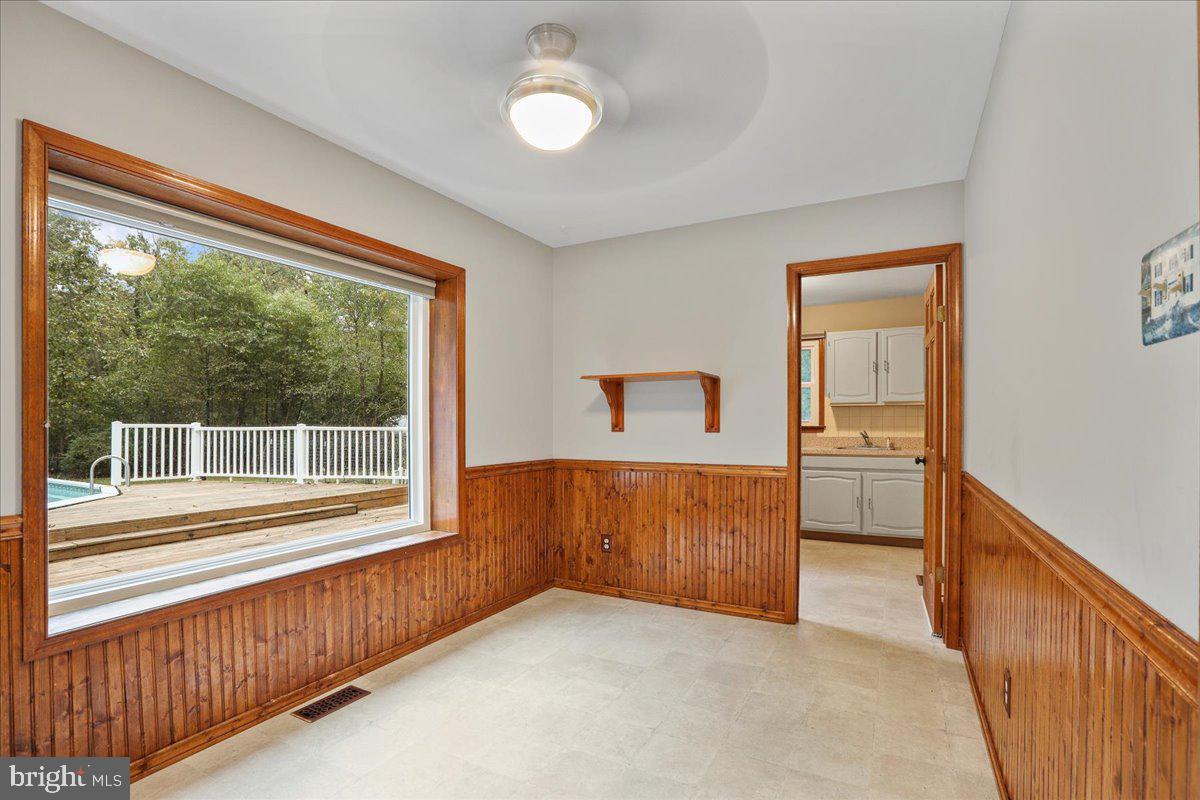 34 Foxchase Road Tabernacle, NJ 08088 - Photo 16 of 46 Eat In Dining Room