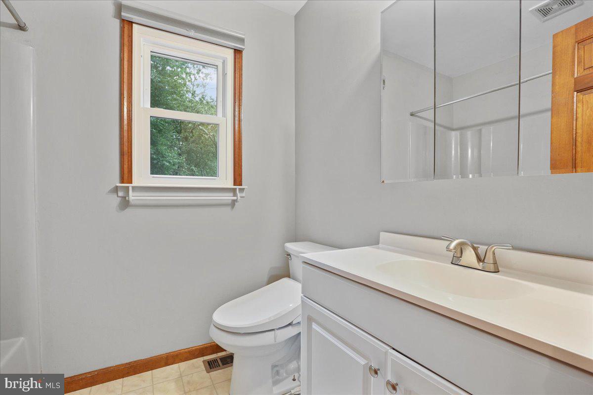 34 Foxchase Road Tabernacle, NJ 08088 - Photo 33 of 46 Bathroom 2 (Upstairs)