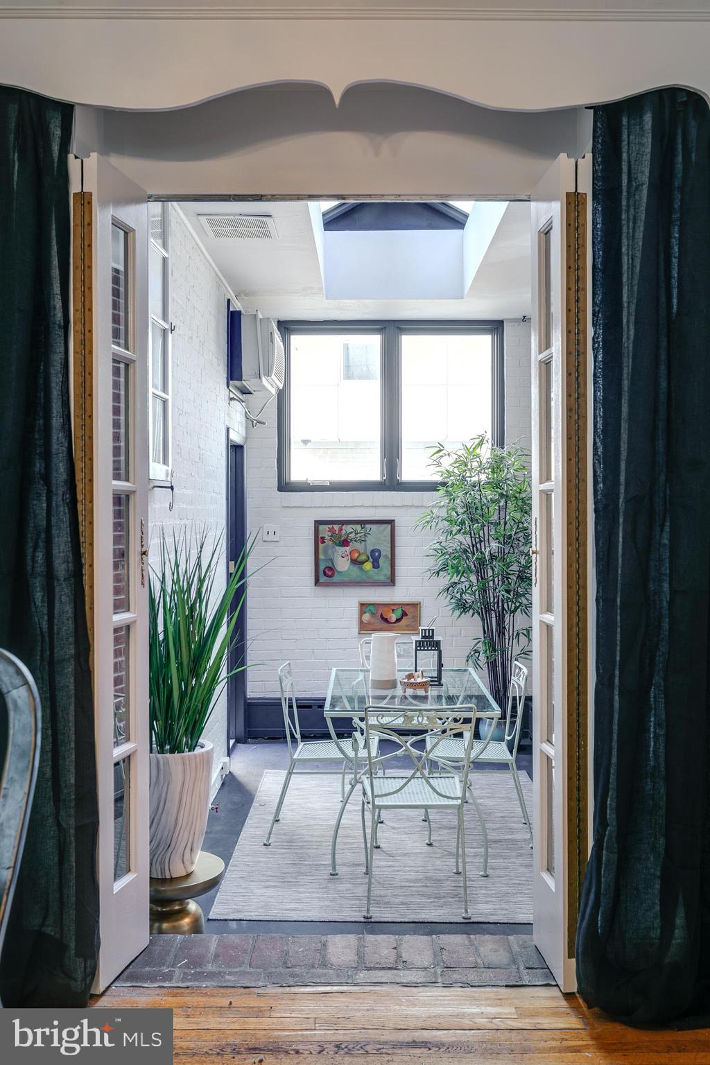 2139 St James Place Philadelphia, PA 19103 - Photo 13 of 50