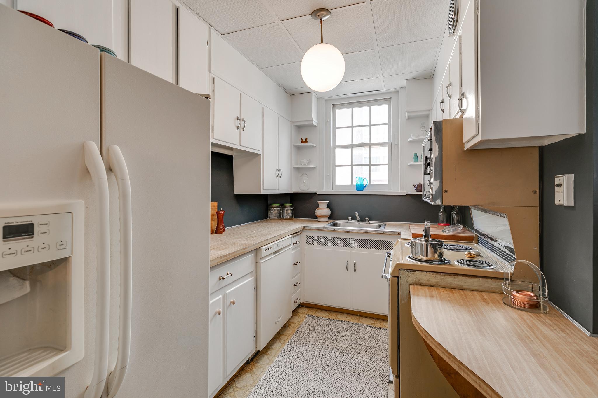 2139 St James Place Philadelphia, PA 19103 - Photo 17 of 50