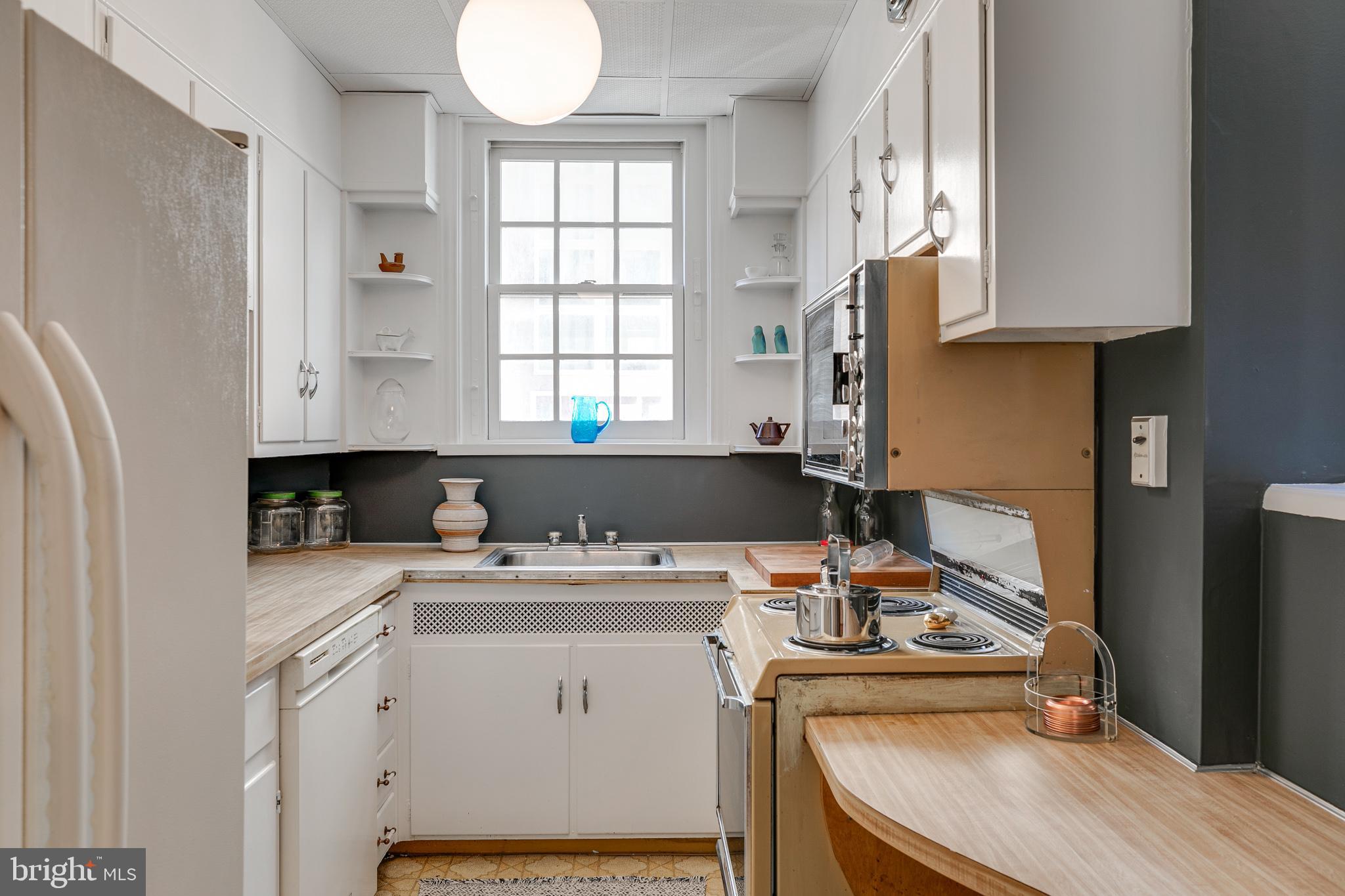 2139 St James Place Philadelphia, PA 19103 - Photo 20 of 50