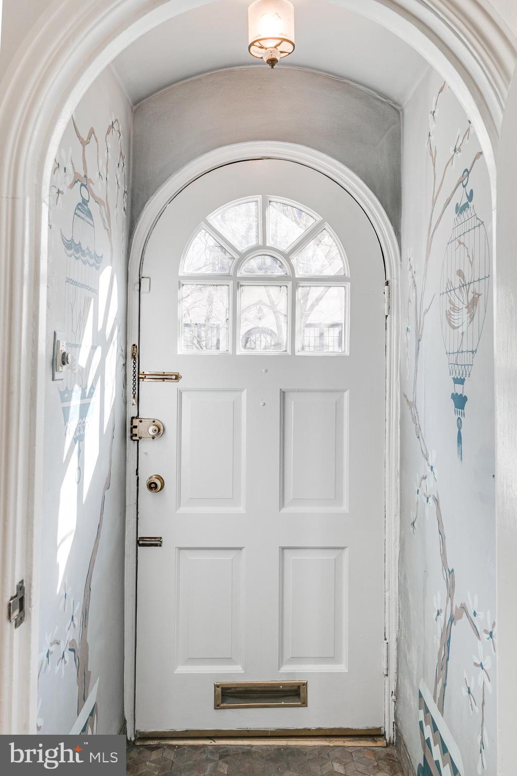 2139 St James Place Philadelphia, PA 19103 - Photo 7 of 50