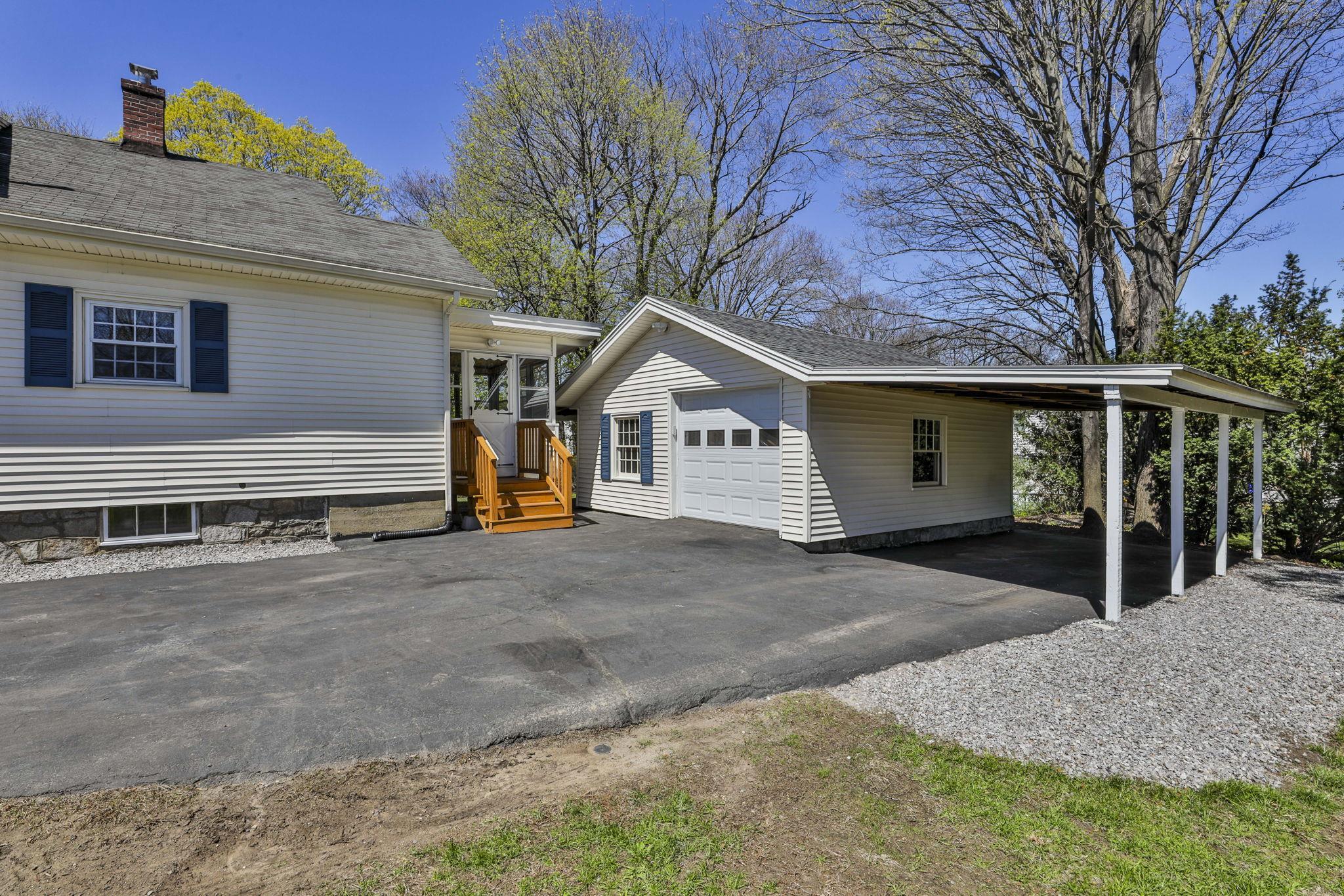316 Blodget Street Manchester, NH 03104 - Photo 4 of 34