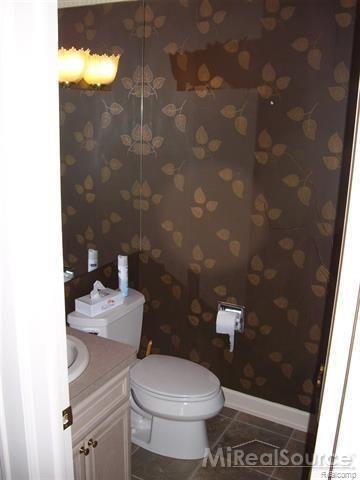 1079 Hemlock Drive Rochester, MI 48307 - Photo 30 of 53 23.jpg