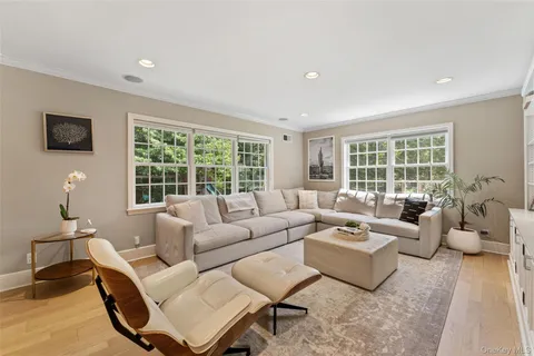 $2,495,000 | 202 Rock Creek Lane, Scarsdale, NY 10583