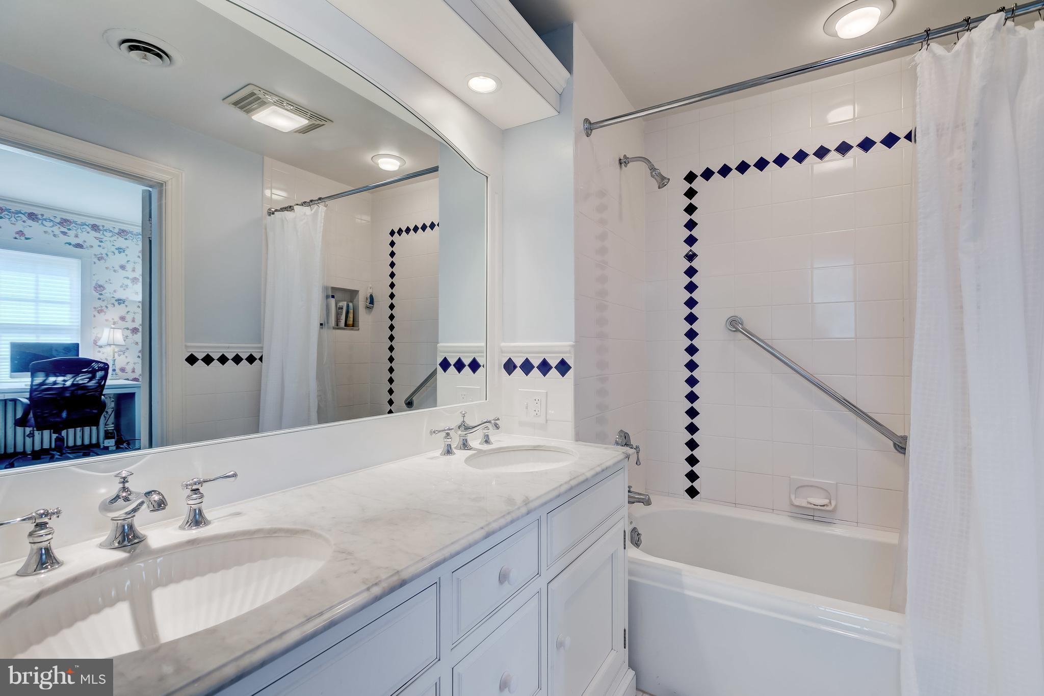 2 Beechdale Road Baltimore, MD 21210 - Photo 21 of 30 Bath (Master)