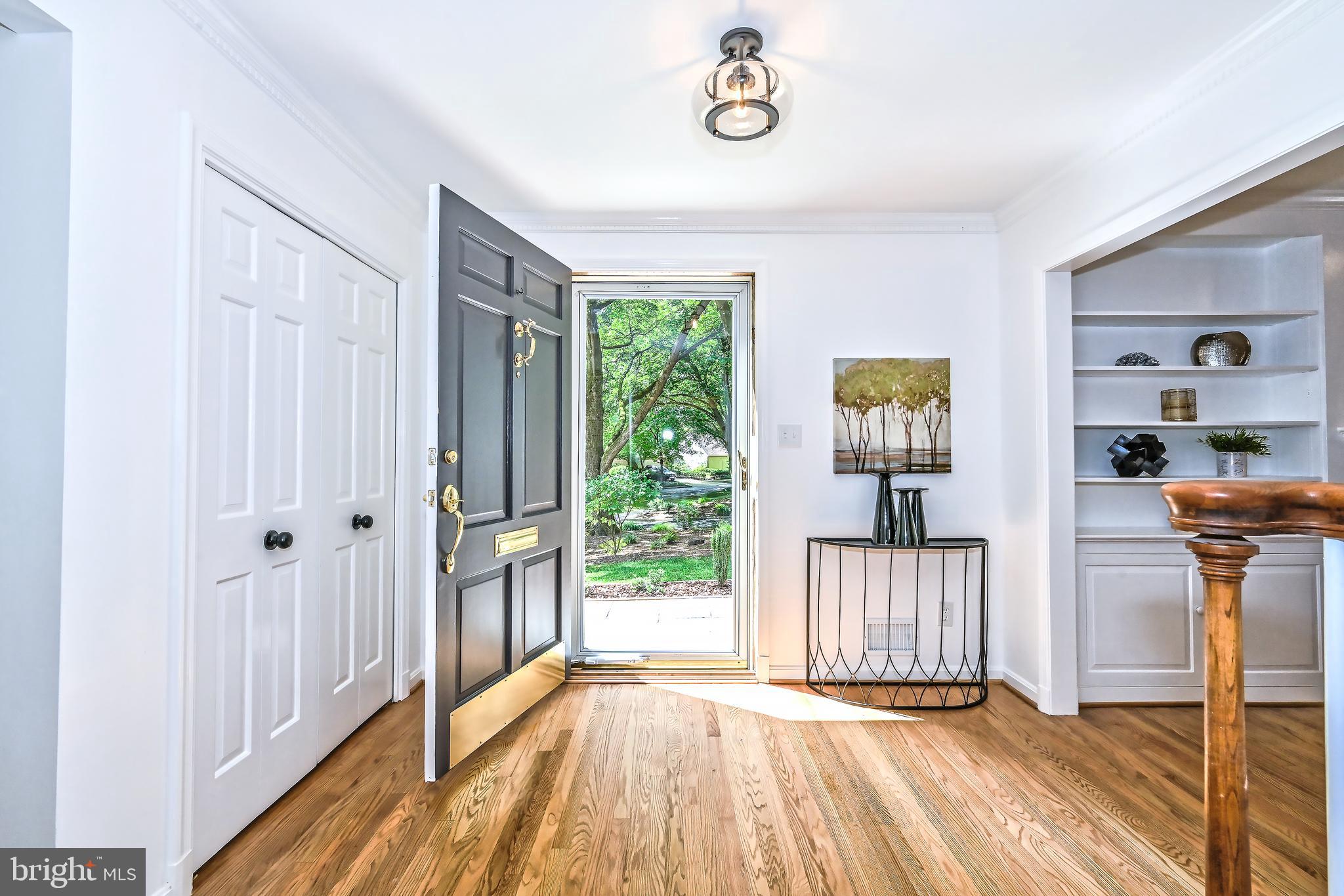 4410 Boxwood Road Bethesda, MD 20816 - Photo 2 of 101 Foyer