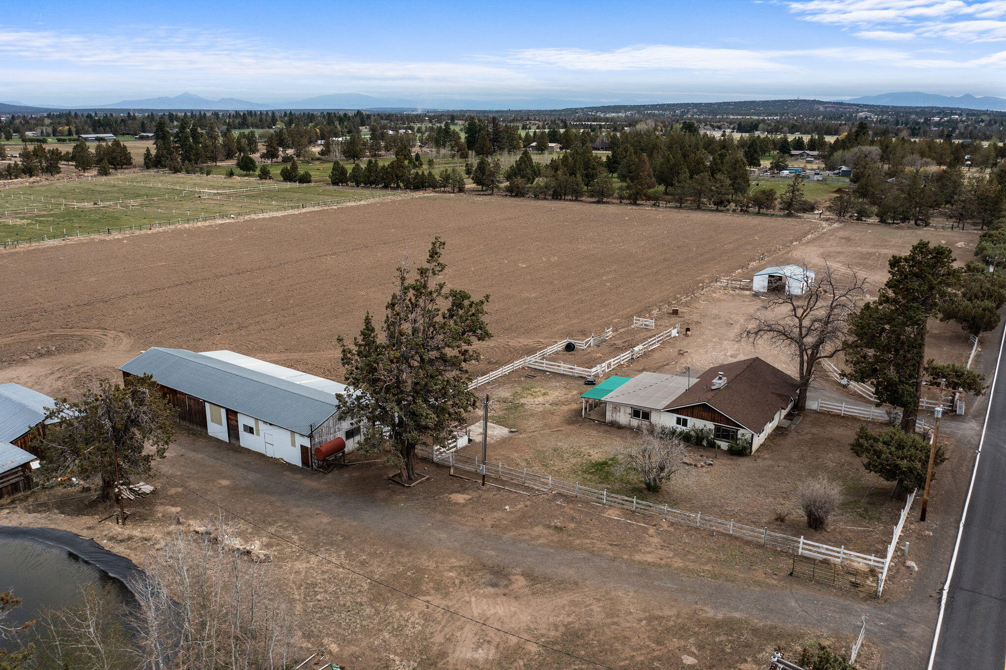 19450 Pinehurst Road Bend, OR 97703 - Photo 19 of 46 2023_05_01_19450_pinehurst_rd-drone-1