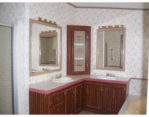 148 Glendale Road Beaver Falls, PA 15010 - Photo 10 of 13 Master Bath/Spa.